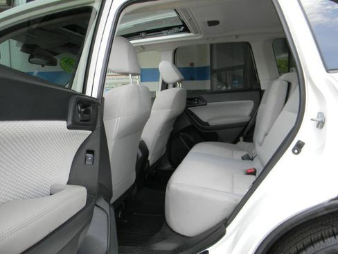 Used 2018 Subaru Forester 2.5i Premium w/ All-Weather Package AWD/4WD image 12