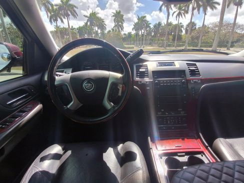Used 2007 Cadillac Escalade AWD image 6
