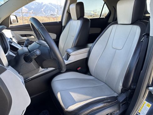 Used 2010 Chevrolet Equinox LT image 17
