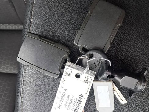 Used 2019 GMC Canyon SLE w/ Elevation Edition image 30