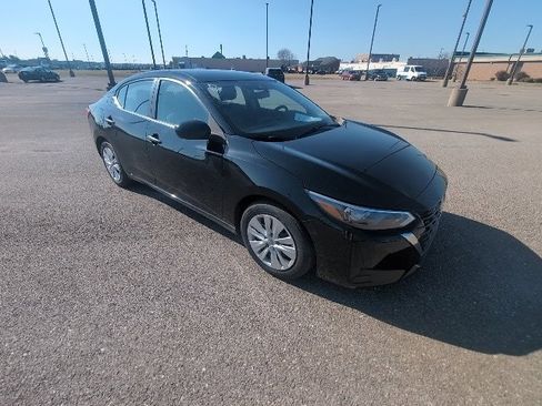 Used 2024 Nissan Sentra S image 1