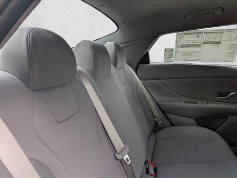 New 2026 Hyundai Elantra SE FWD image 17