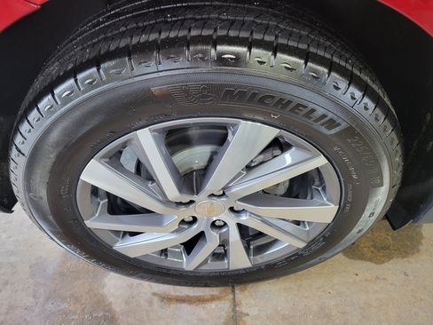 Certified 2024 Chevrolet Equinox Premier FWD image 38