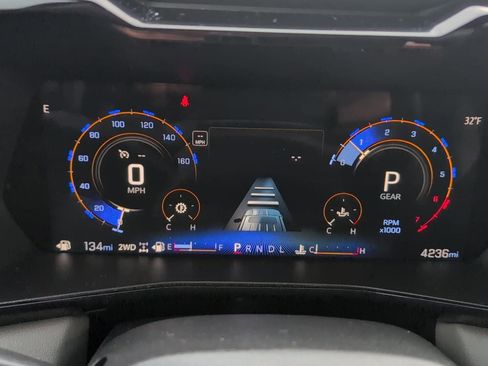 Used 2024 Chevrolet Colorado ZR2 w/ Safety Package image 22