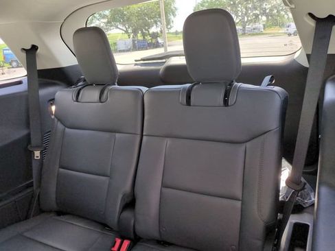 Certified 2026 Ford Explorer Active w/ Active Comfort Package RWD image 15