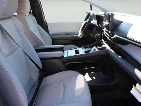Used 2026 Toyota Sienna LE FWD image 20