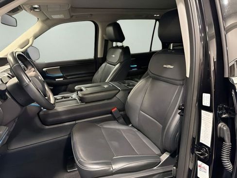 Used 2025 Ford Expedition Platinum AWD/4WD image 11