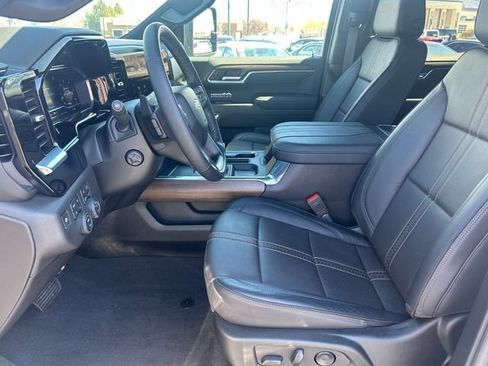 Used 2024 Chevrolet Silverado 1500 High Country w/ High Country Premium Package AWD/4WD image 25