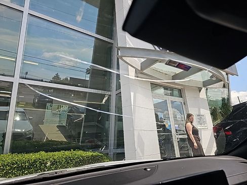 Used 2022 Genesis G70 2.0T image 13