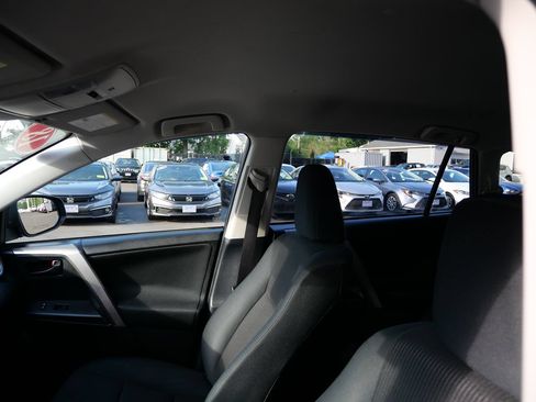 Used 2018 Toyota RAV4 LE w/ All Weather Liner Package AWD/4WD image 11
