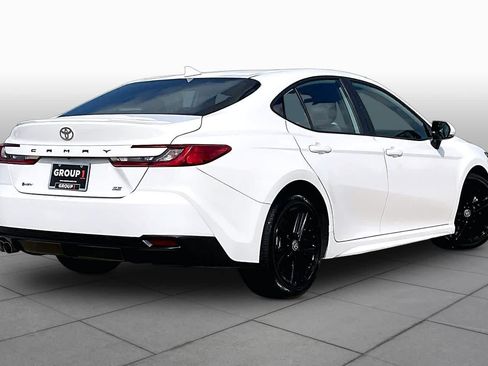 Used 2025 Toyota Camry SE FWD image 14