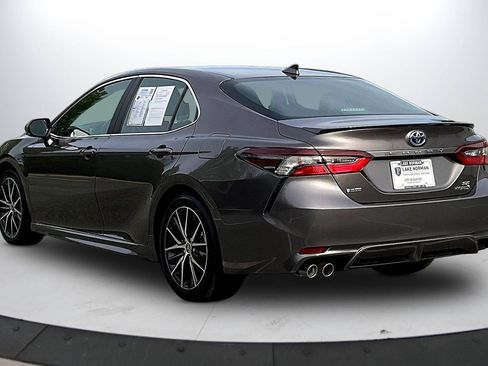 Used 2022 Toyota Camry SE image 7