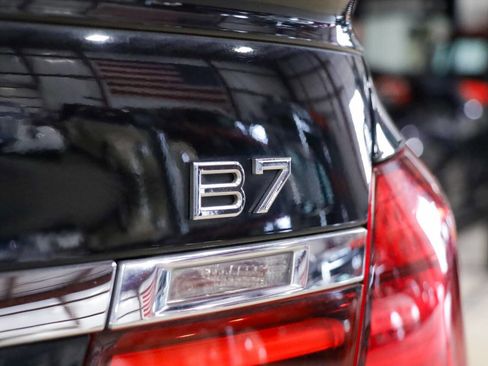 Used 2015 BMW ALPINA B7 xDrive LWB image 24