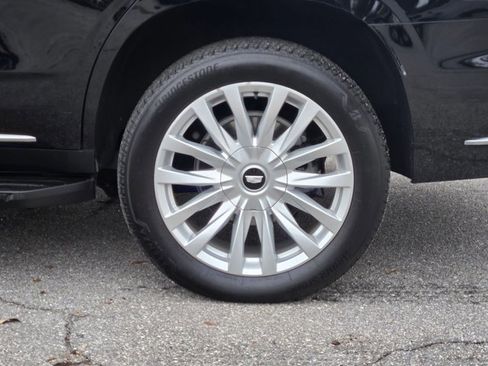 Used 2024 Cadillac Escalade Luxury image 24