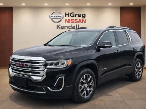 Used 2023 GMC Acadia SLT w/ Preferred Package FWD image 3