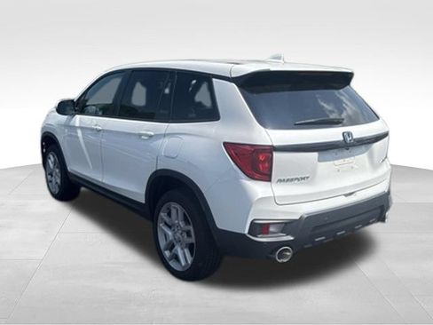 Used 2024 Honda Passport EX-L image 4