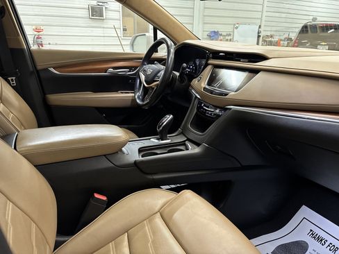 Used 2019 Cadillac XT5 Platinum image 24