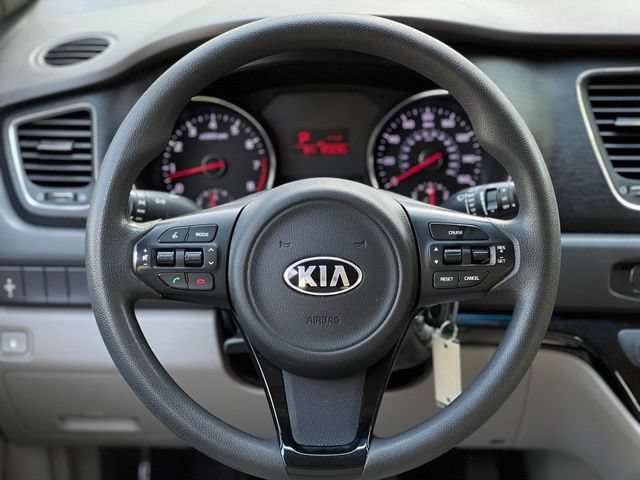 Used 2016 Kia Sedona L FWD image 29