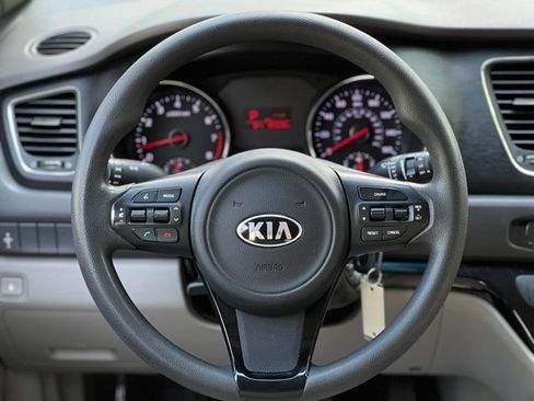 Used 2016 Kia Sedona L FWD image 29