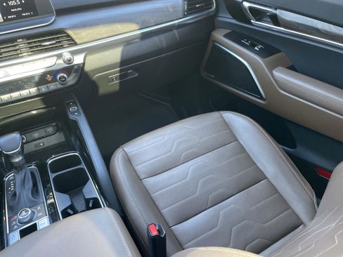 Certified 2022 Kia Telluride SX w/ SX Prestige Package image 16
