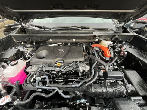 Used 2025 Toyota RAV4 LE image 32