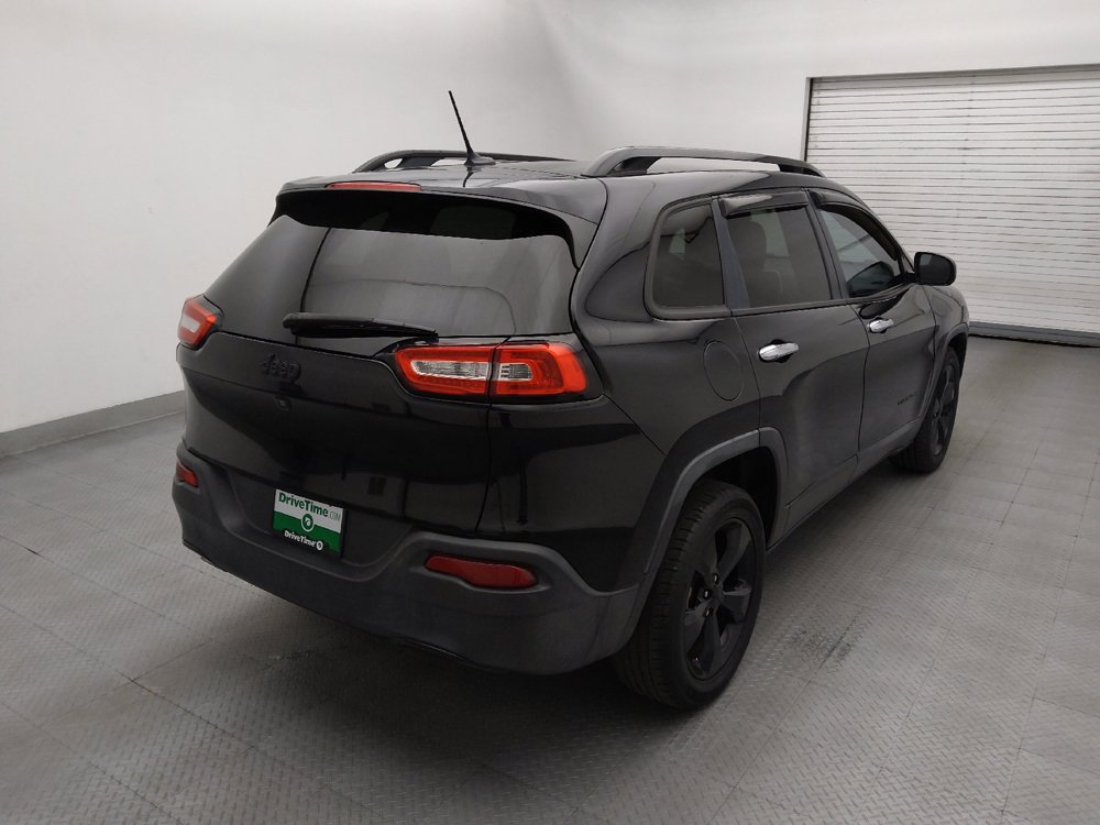 Used 2018 Jeep Cherokee Latitude w/ Altitude Package FWD image 7