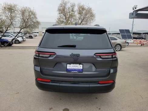 Used 2025 Jeep Grand Cherokee L Laredo image 5