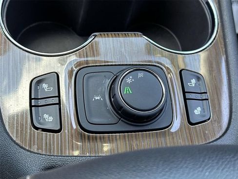 Certified 2023 GMC Acadia SLE w/ Driver Convenience Package FWD image 33
