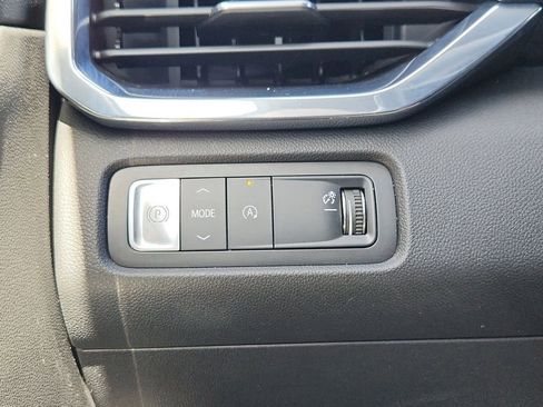 Used 2025 GMC Acadia Elevation image 30