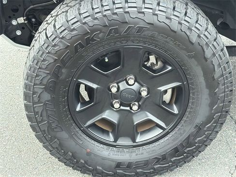 Used 2021 Jeep Gladiator Mojave image 16