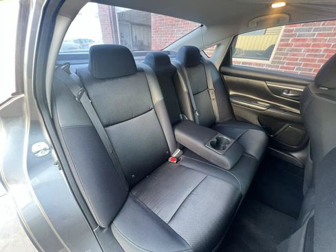 Used 2017 Nissan Altima 2.5 SR w/ Midnight Edition Package FWD image 33