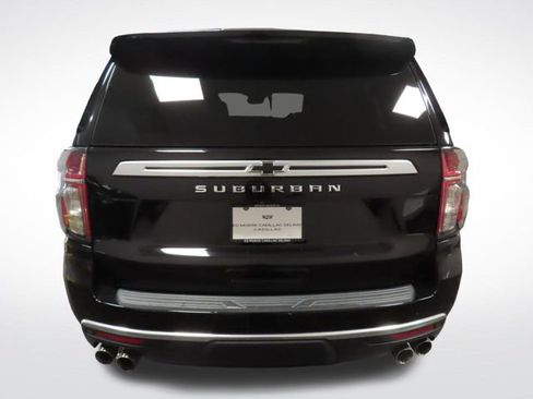 Used 2023 Chevrolet Suburban High Country RWD image 4