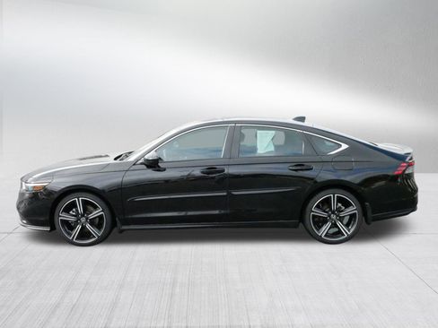 Used 2023 Honda Accord Sport image 4