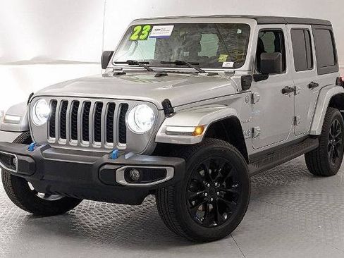 Used 2023 Jeep Wrangler Unlimited Sahara AWD/4WD image 6