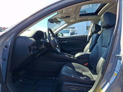 Used 2023 Honda Accord Touring image 14