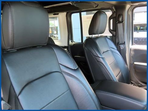 Used 2023 Jeep Wrangler Unlimited Sahara AWD/4WD image 9