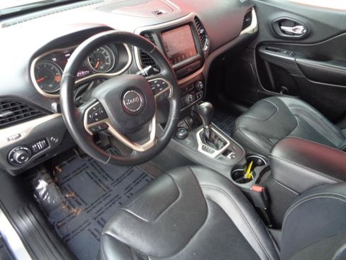 Used 2015 Jeep Cherokee Limited w/ Luxury Group image 2