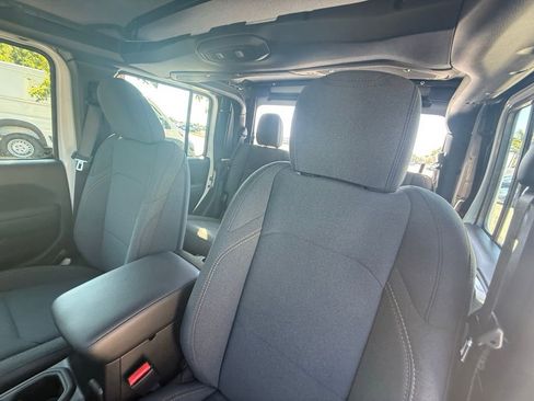 New 2026 Jeep Gladiator Sport image 24