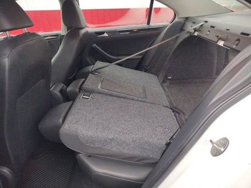 Used 2017 Volkswagen Jetta SEL image 31