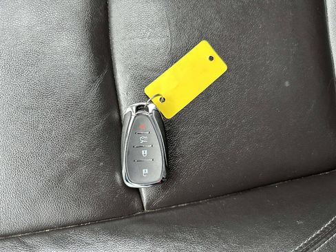 Used 2017 Chevrolet Cruze Premier image 25