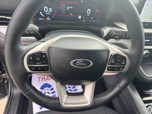 Used 2025 Ford Explorer Active image 21