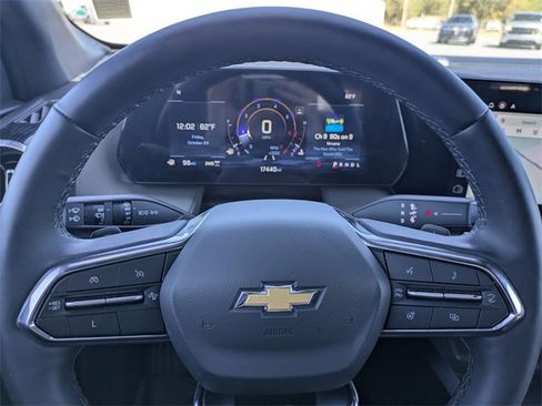 Used 2025 Chevrolet Equinox LT w/ Convenience Package II image 30