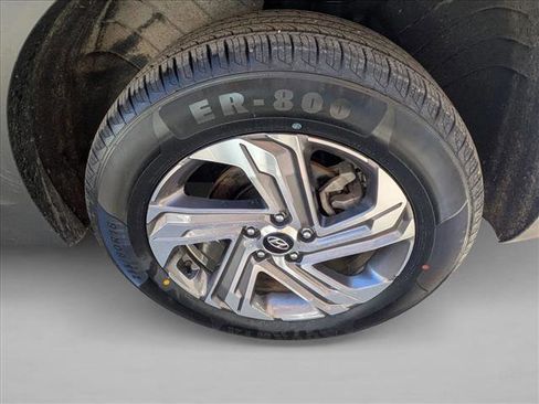 Used 2023 Hyundai Santa Fe SEL image 9