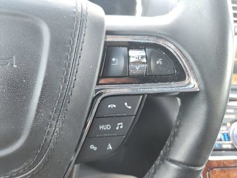 Used 2019 Lincoln Continental Reserve FWD image 27