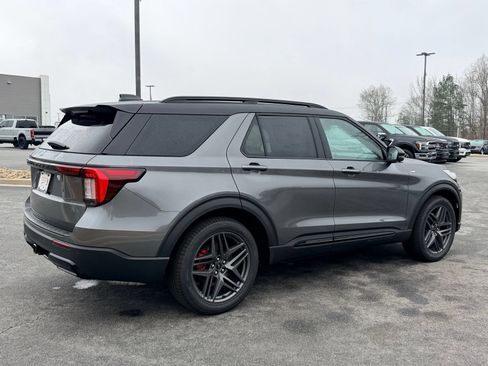 New 2026 Ford Explorer ST-Line w/ ST-Line Street Pack RWD image 10