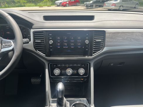 Used 2023 Volkswagen Atlas Cross Sport SE AWD/4WD image 14