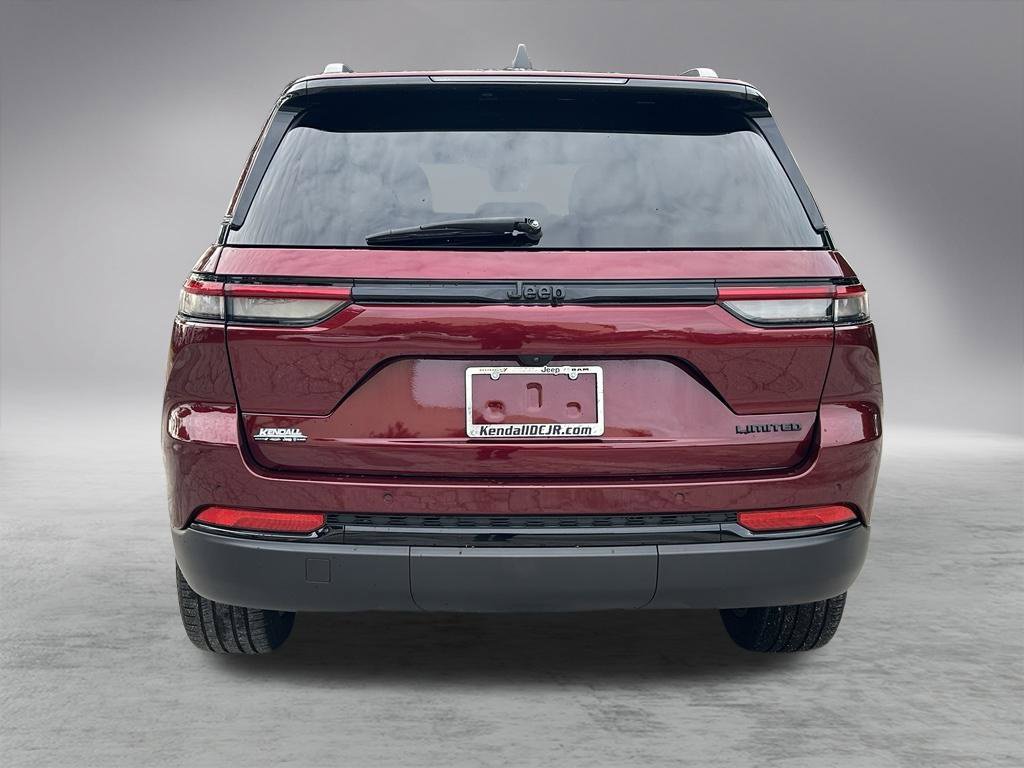 Certified 2025 Jeep Grand Cherokee Limited w/ Black Appearance Package RWD image 6