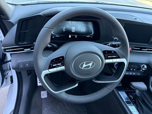 New 2026 Hyundai Elantra SEL Sport FWD image 24