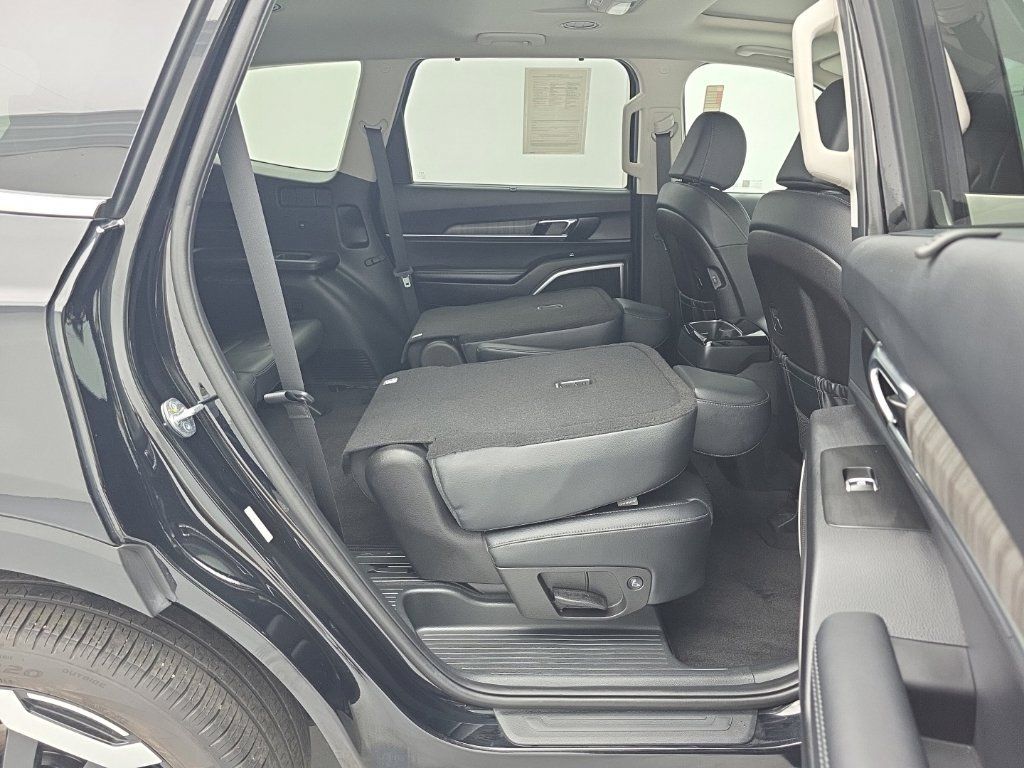 Used 2024 Kia Telluride EX w/ EX Captain's Chair Package AWD/4WD image 42