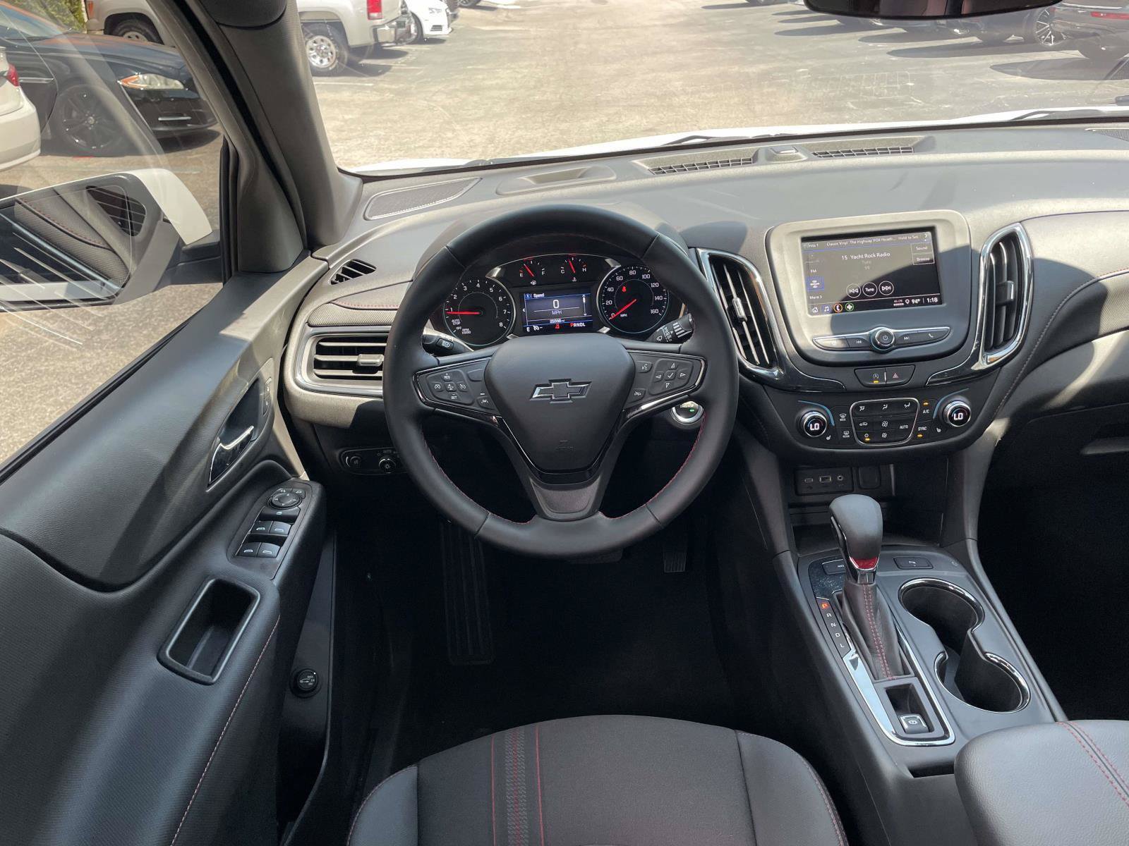 Used 2023 Chevrolet Equinox RS AWD/4WD image 2